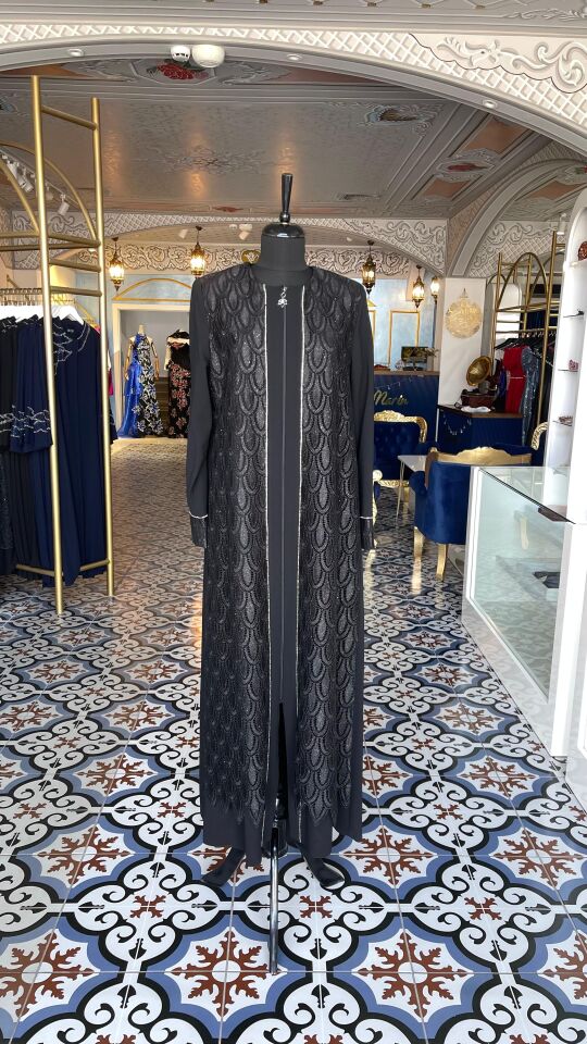 Yelpaze Desenli Güpür Detaylı Fermuarlı Ferace