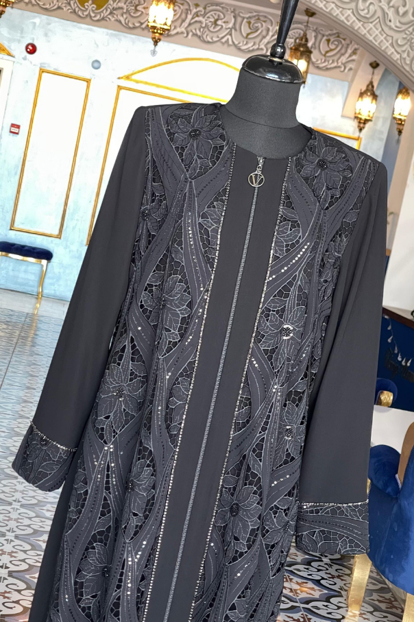 Siyah Nakış İşlemeli Boydan Fermuarlı  Ferace