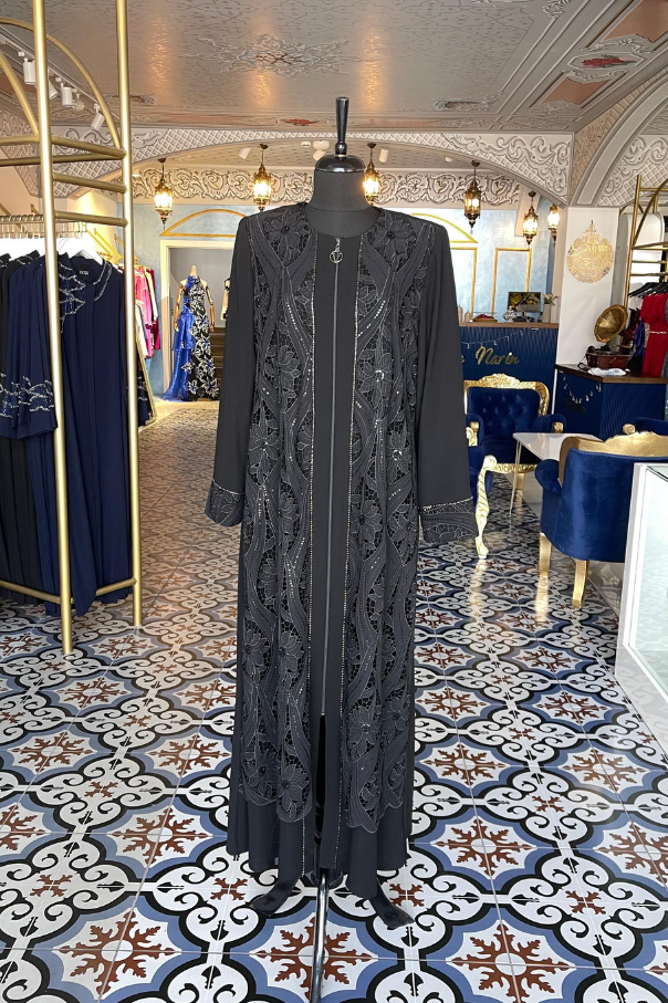 Siyah Nakış İşlemeli Boydan Fermuarlı  Ferace
