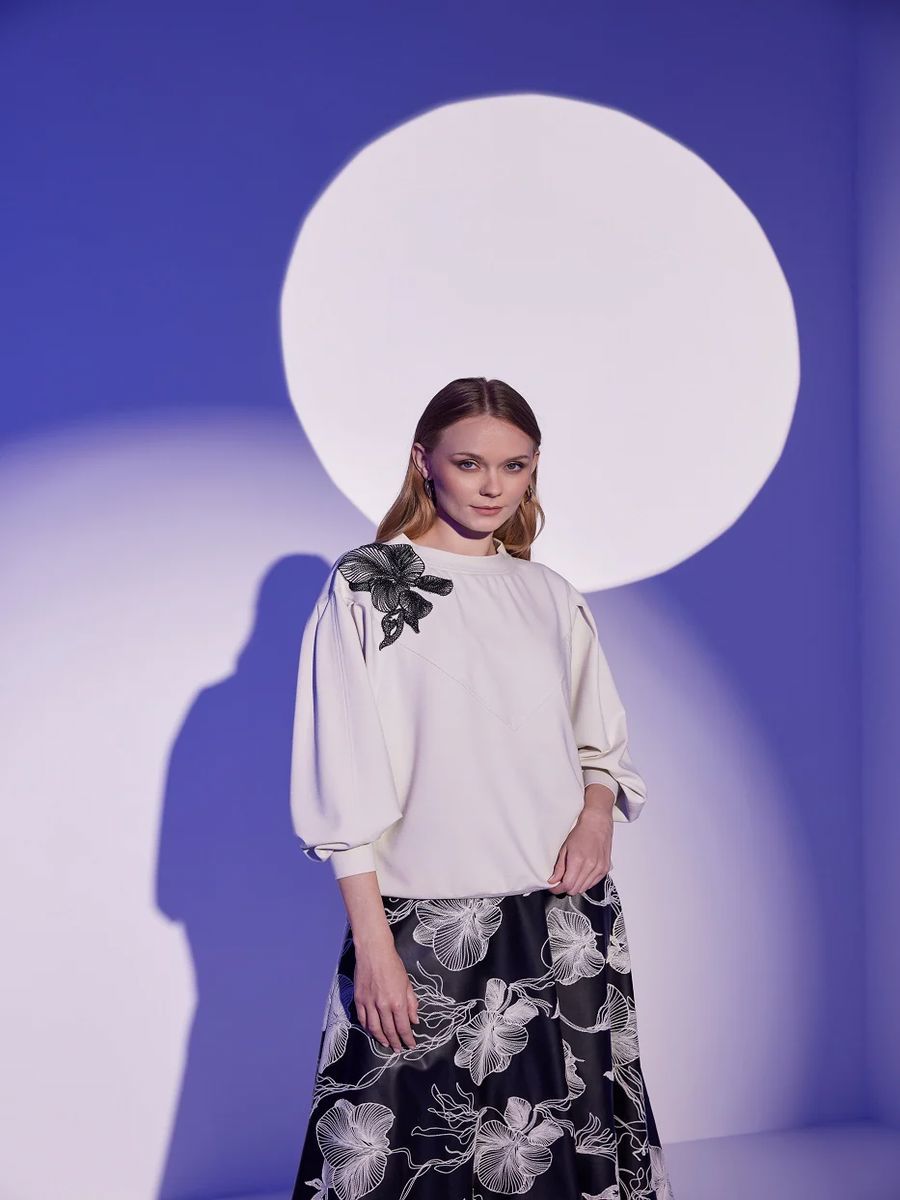 Çiçek İşlemeli Nilüfer  Sweat