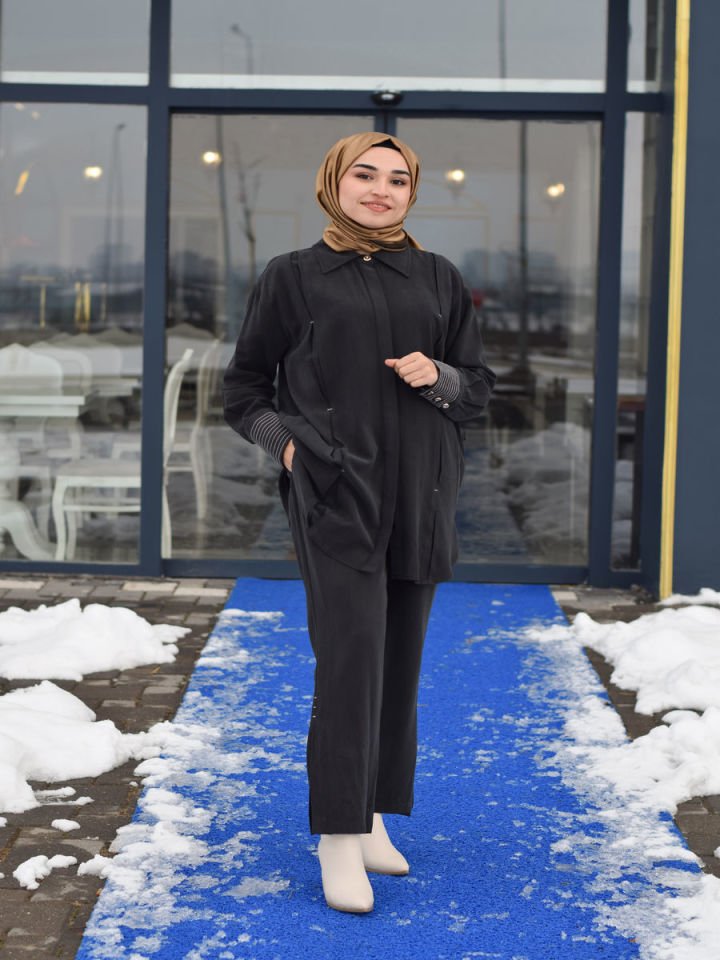Gömlekli Lıdya Takım