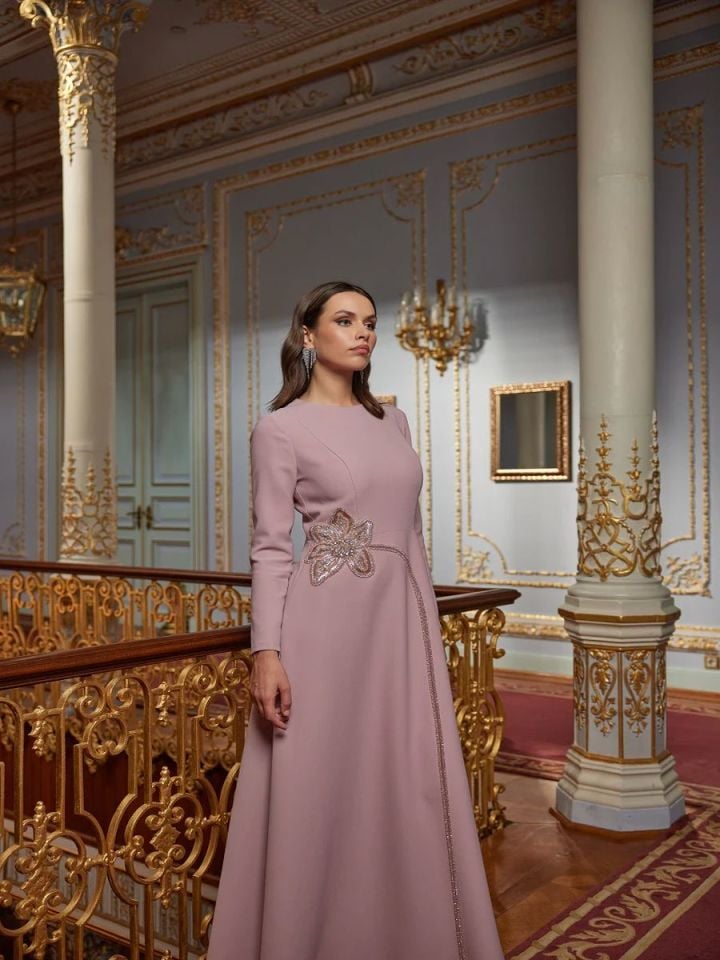 Çiçek İşlemeli Gülnihar Elbise