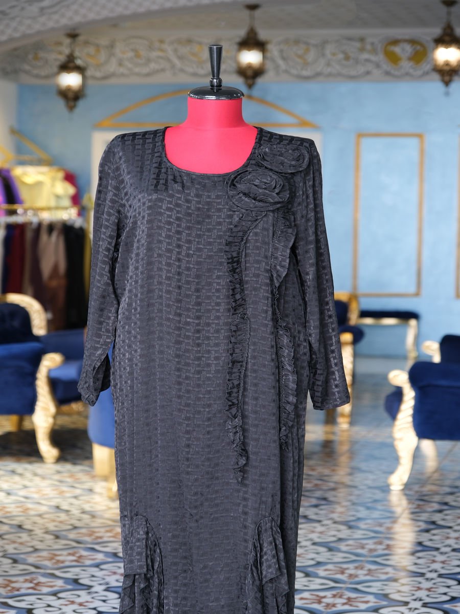 Asimetrik Kesimli Çiçek Aplikeli Elbise