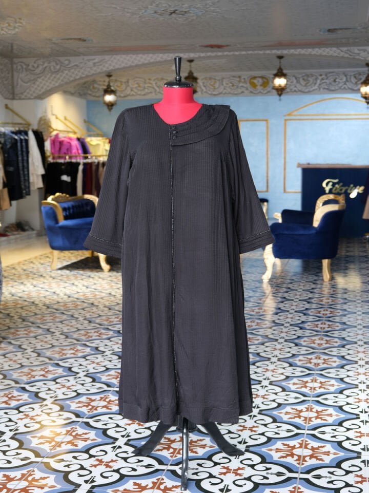 Asimetrik Yaka Detaylı Elbise