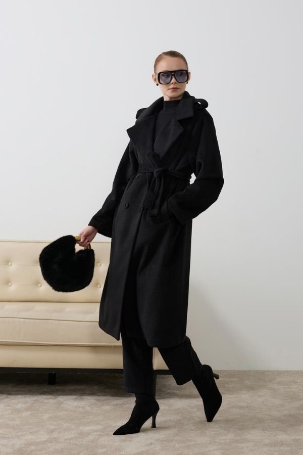 Düğmeli Kuşaklı Kaban