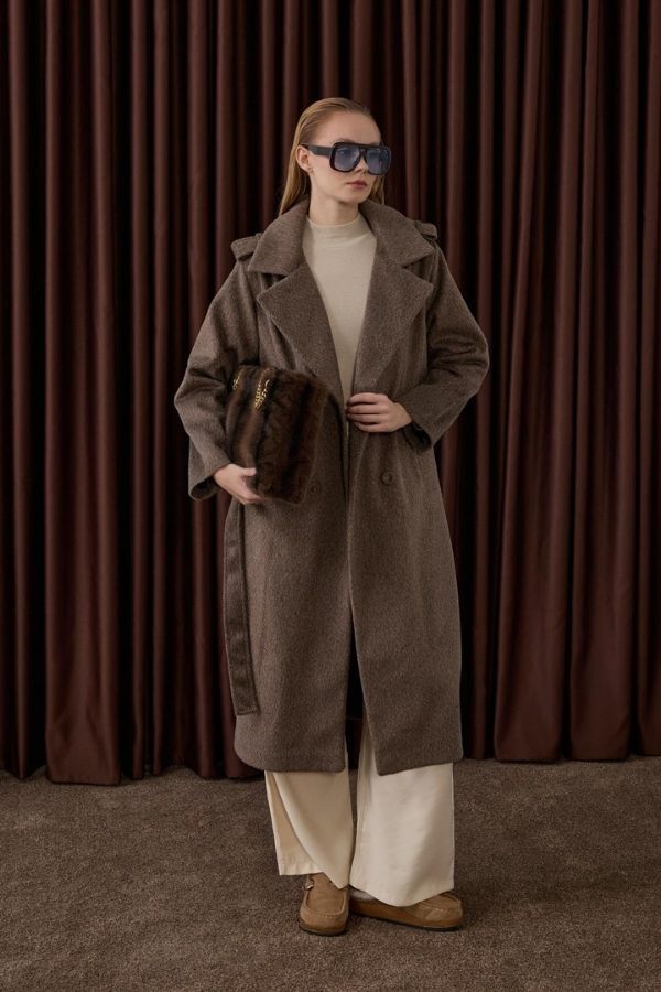 Düğmeli Kuşaklı Kaban