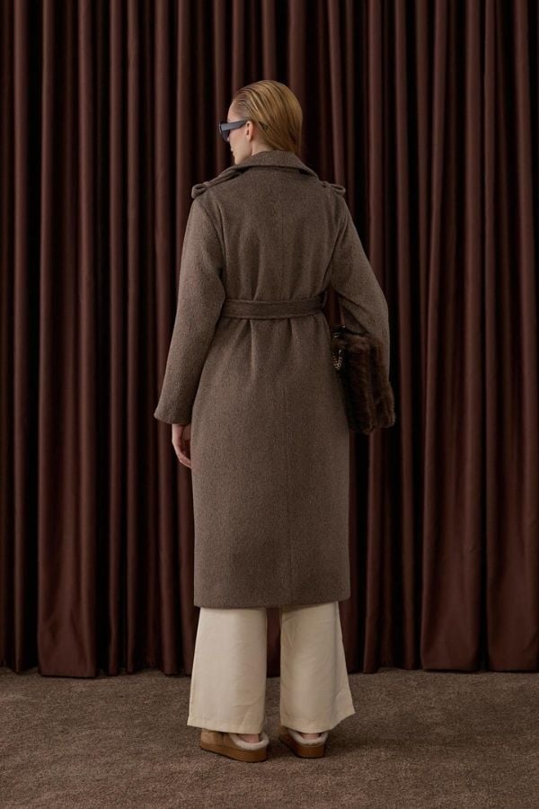 Düğmeli Kuşaklı Kaban