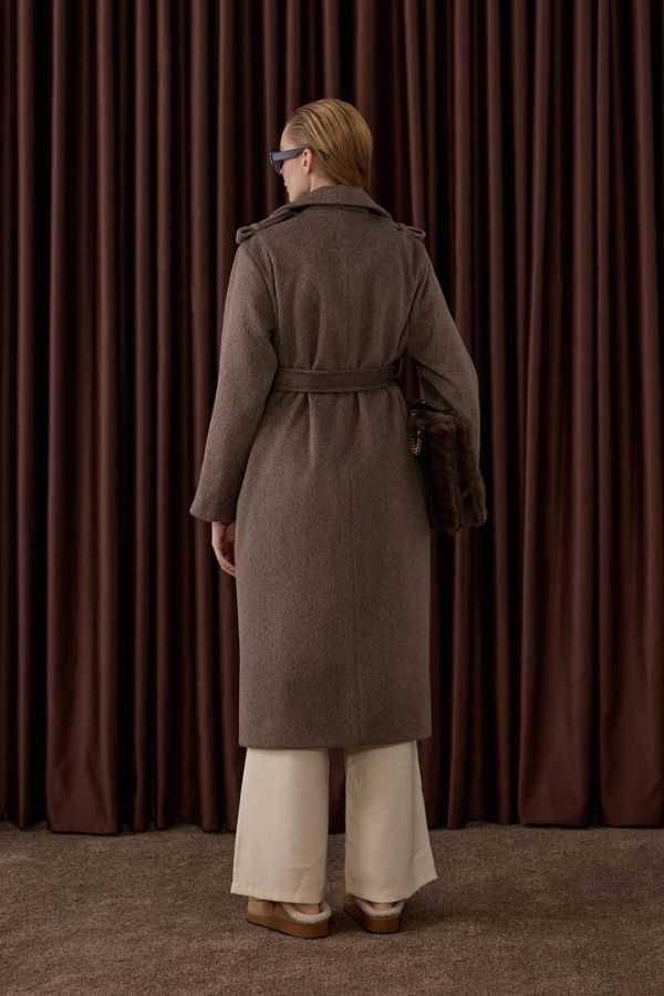 Düğmeli Kuşaklı Kaban