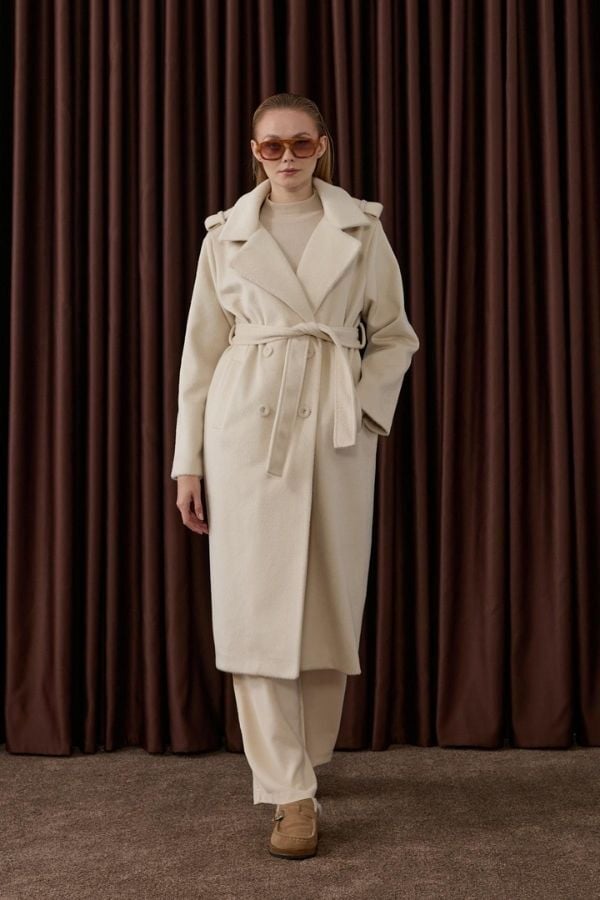 Düğmeli Kuşaklı Kaban